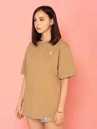 BASIC L LOGO S/S TEE-BEIGE